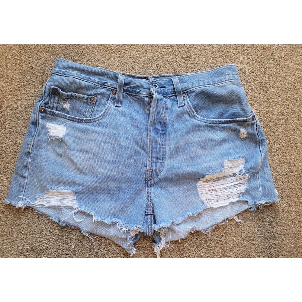 Levi’s 501 Women’s 31 Light Wash Distressed Cutoff Denim Shorts High Rise